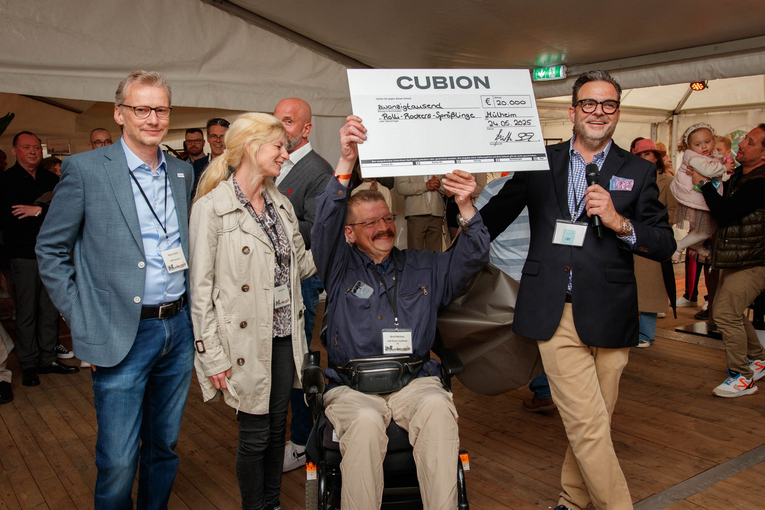 Anlässlich unseres 20-jährigen Jubiläums haben wir am vergangenen Samstag den CUBION Renntag auf der Galopprennbahn Mülheim gefeiert. CUBION Renntag