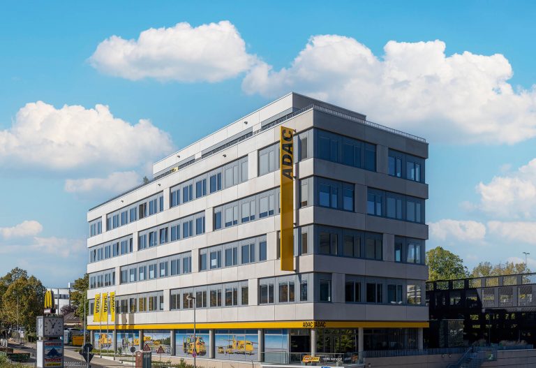 CUBION vermittelt rund 200 m² Bürofläche an ANEWERA Consulting GmbH in Essen. Das Beratungsunternehmen für Sanierungs- und Restrukturierungsprozesse bezieht moderne Räume in der Nordhofstraße mit optimaler Erreichbarkeit.