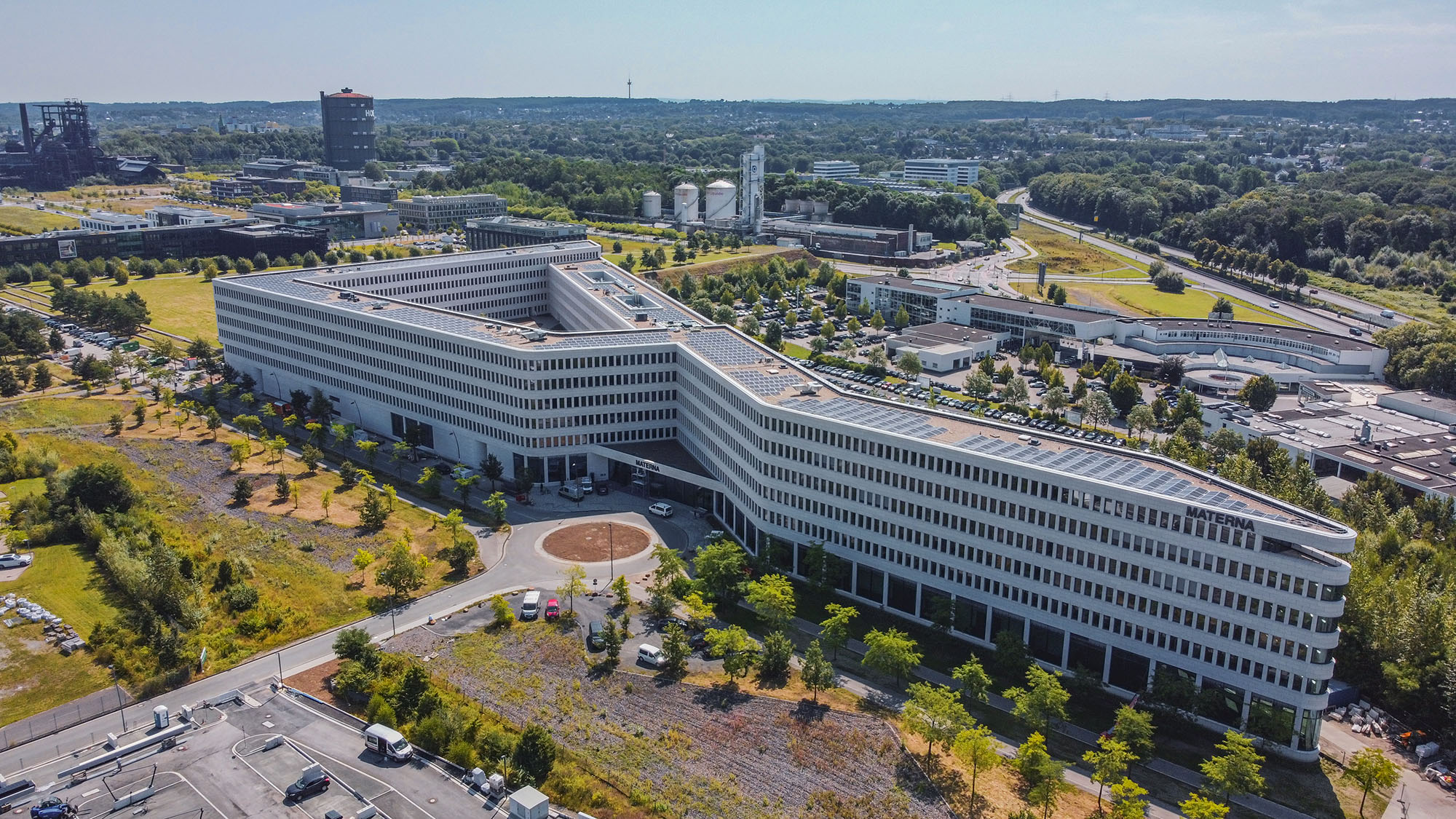 CUBION vermittelt rund 1.300 m² Bürofläche an die Morpheus Logistik GmbH in Dortmund. Der neue Standort in der Robert-Schuman-Straße 20 bietet moderne Ausstattung, flexible Raumkonzepte und optimale Verkehrsanbindung im Ruhrgebiet.