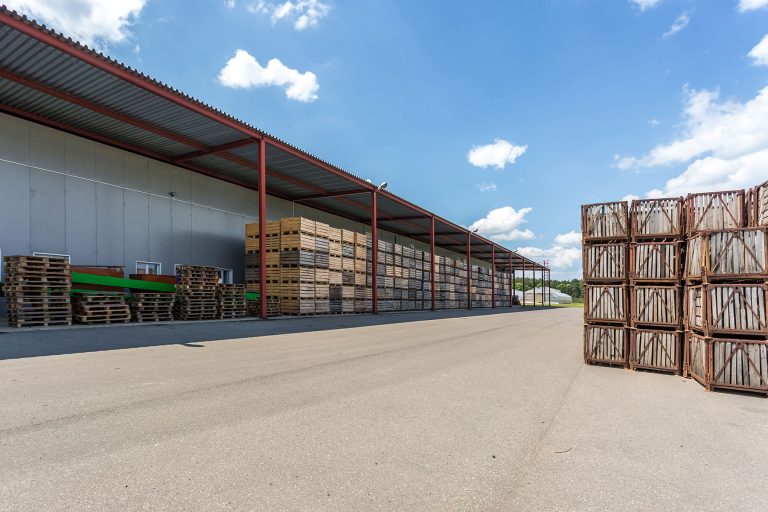 CUBION vermittelte rund 10.000 m² Freilagerfläche in Duisburg an CONDACO. Der Spezialist für Containerlösungen erweitert damit seine Lager- und Logistikflächen.