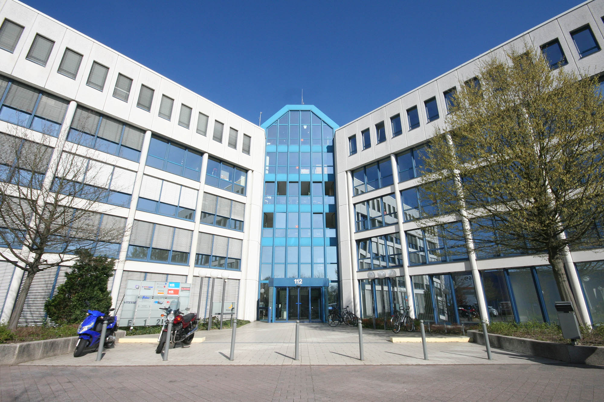 CUBION vermittelt 390 m² Bürofläche an Westfalen Medical in Dortmund. Die Immobilie überzeugt durch gute Lage, effiziente Aufteilung und Parkmöglichkeiten.