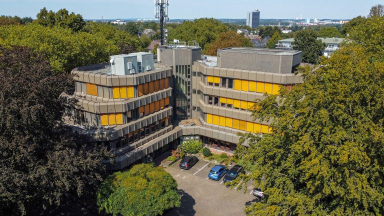 CUBION vermittelt 285 Quadratmeter Bürofläche am Westfalendamm in Dortmund an die bundesweit tätige Gesundheitsrechtskanzlei medlegal. Die kurzfristige Bezugsfähigkeit, die strukturierte Aufteilung und die gute Lage überzeugten den neuen Mieter.