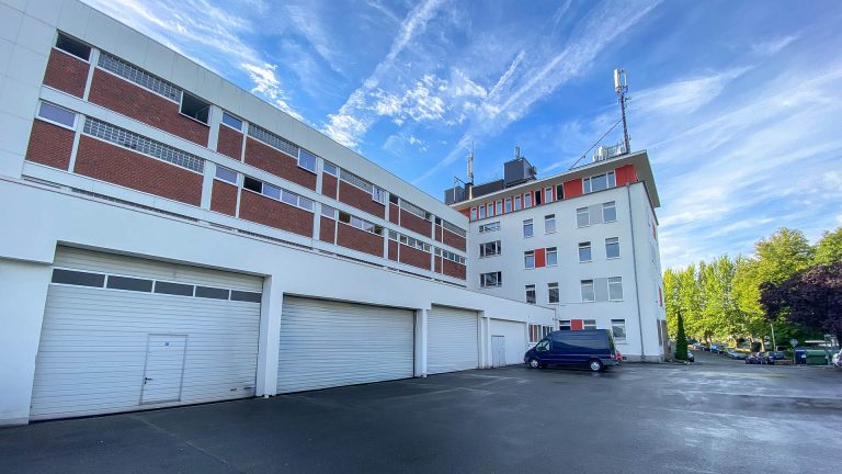 Die CUBION Immobilien AG hat erfolgreich eine 869 m² große Lagerfläche in der Querenburger Straße 19–23 in Bochum an das Stadtarchiv der Stadt Bochum vermittelt.