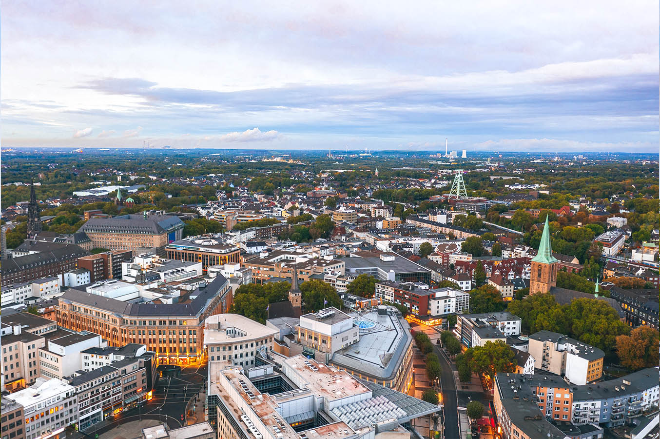 Der Büromarkt Bochum 2025 bleibt unter Durchschnitt, zeigt aber stabile Mieten, begrenzten Leerstand und weiter knappe moderne Büroflächen.