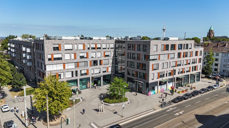 Die CUBION Immobilien AG hat erfolgreich eine rd. 230 m² große Bürofläche in den Cranachhöfen am Holsterhauser Platz 2 in Essen an die Home Instead Betreuungsdienste Daheim umsorgt GmbH vermittelt.