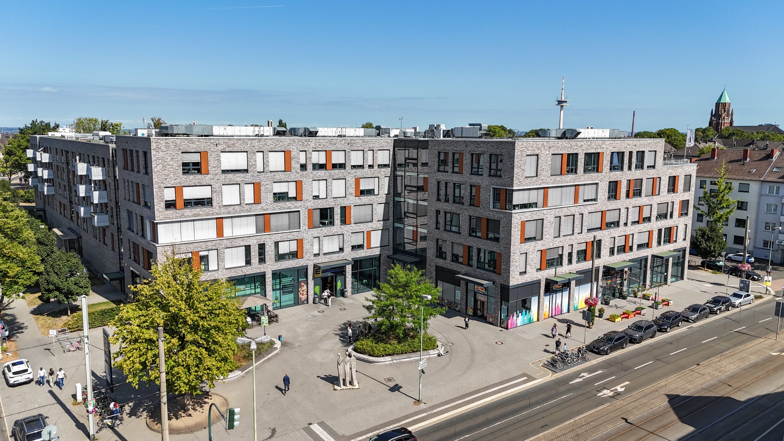 Die CUBION Immobilien AG hat erfolgreich eine rd. 230 m² große Bürofläche in den Cranachhöfen am Holsterhauser Platz 2 in Essen an die Home Instead Betreuungsdienste Daheim umsorgt GmbH vermittelt.