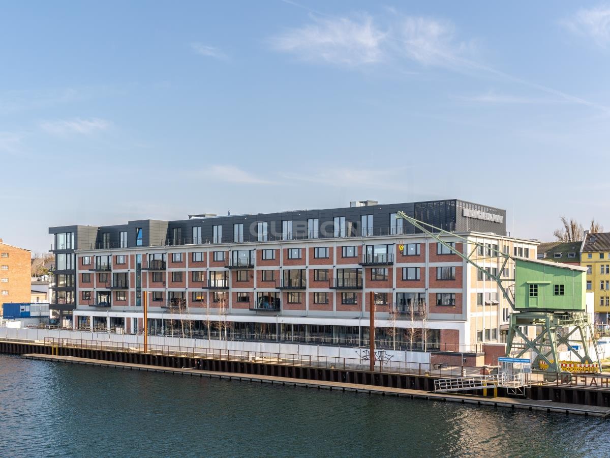 Titelbild - Lensing Media Port: Wasserblick im Dortmunder Hafen!