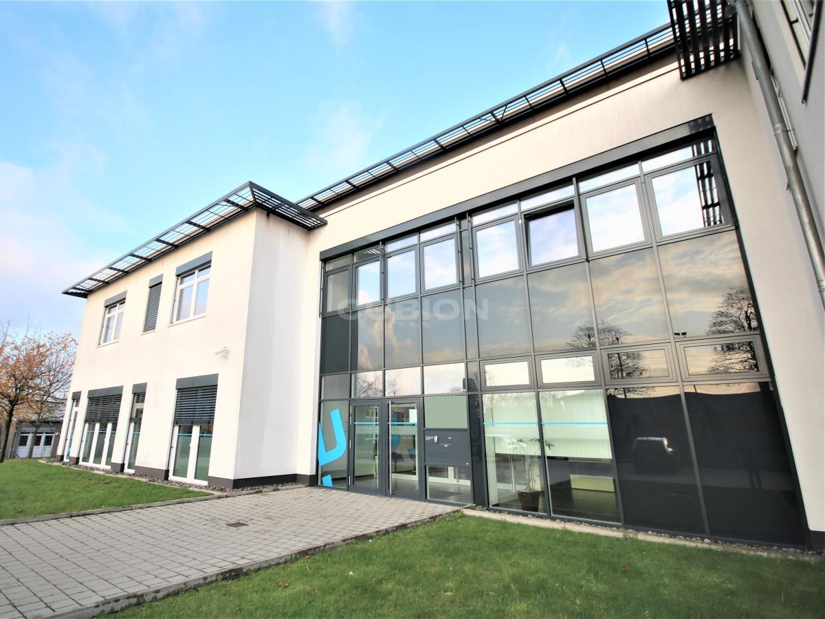 Titelbild - Vollklimatisiert! Parkplätze!
Moderne Bürofläche in Oberhausen!