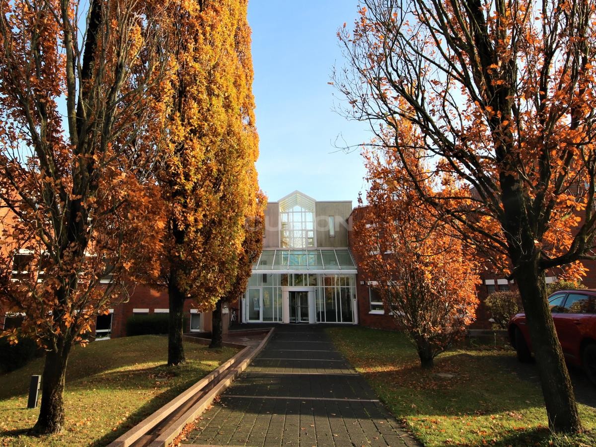 Titelbild - Bürofläche im repräsentativen Geschäftsgebäude 
in Mülheim-Heißen!