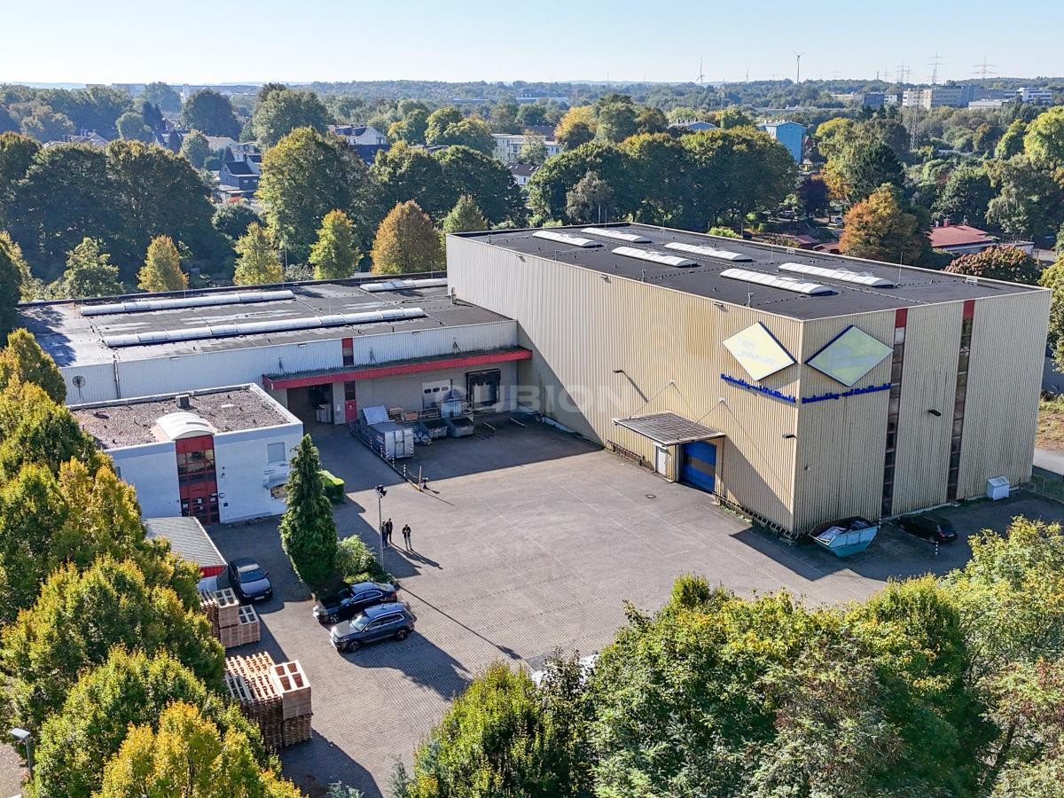 Titelbild - Exklusiv über CUBION: 
Containerhalle mit Kranbahn | 13m UKB | Freilagerfläche