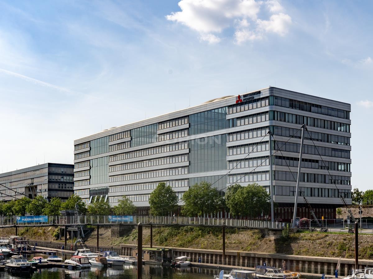 Titelbild - Blick auf den Innenhafen - top ausgebaute Büroflächen!